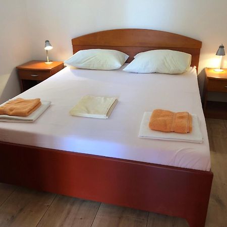 Apartments Nautic ザヴァラ エクステリア 写真